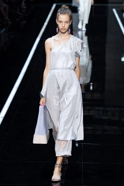 Look 60